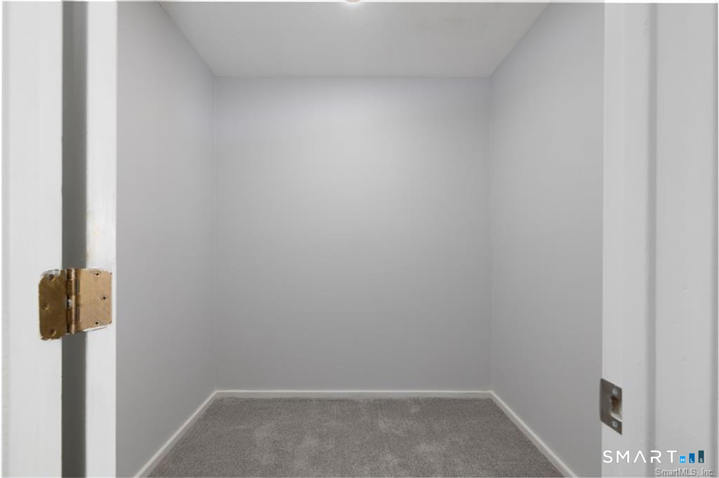 565 Clark Avenue - Photo 20