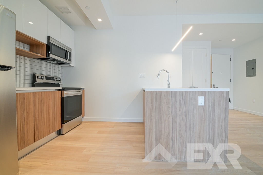 100 Lenox Road - Photo 0