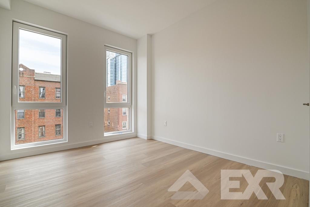 100 Lenox Road - Photo 3