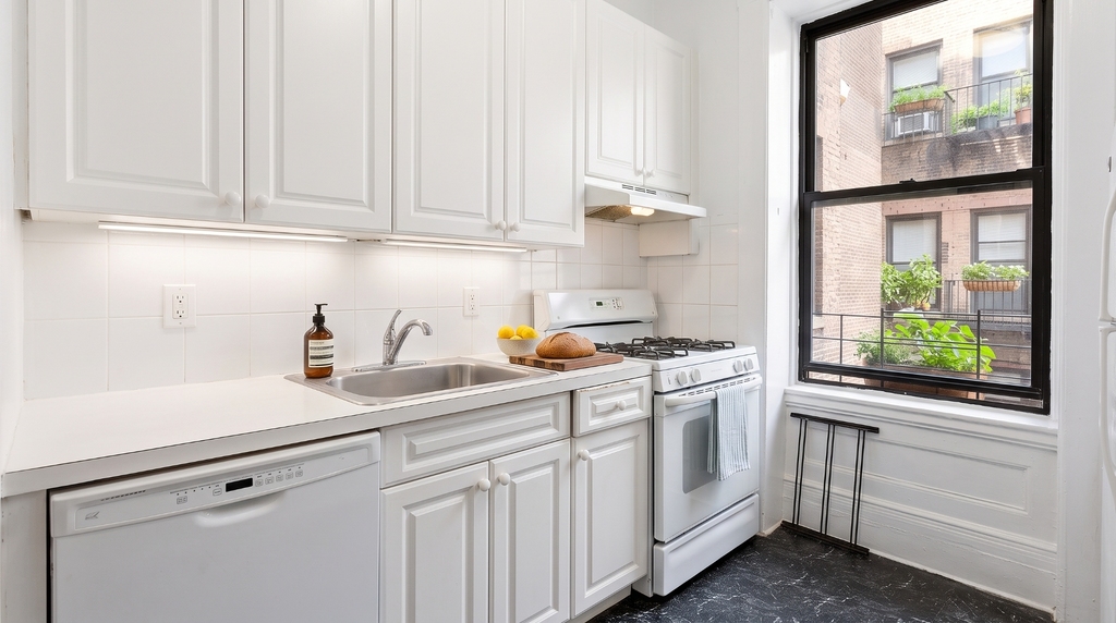 220 West 98th Street - Photo 4