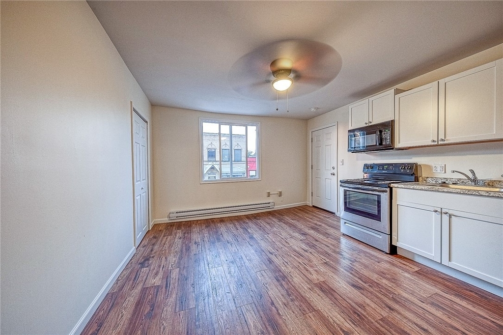 427 Adams St - Photo 1