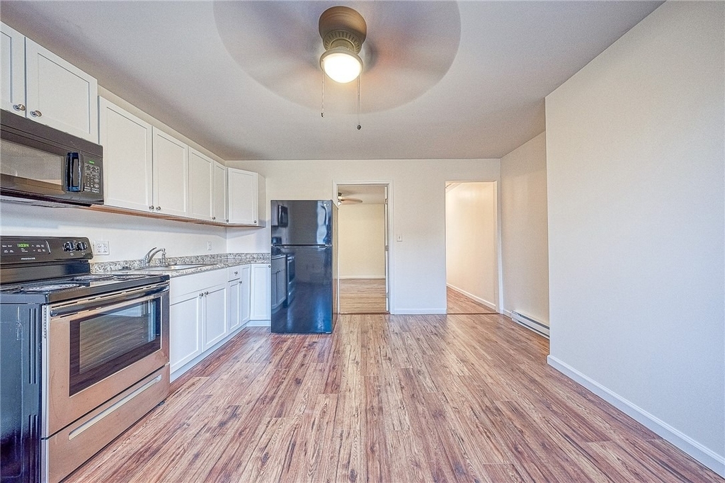 427 Adams St - Photo 5
