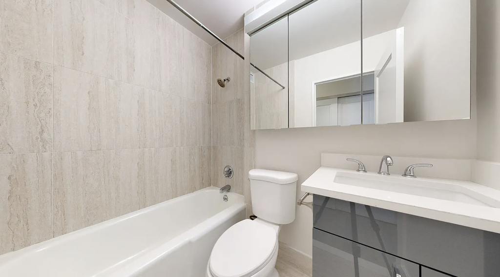 401 East 34th Street - Photo 3