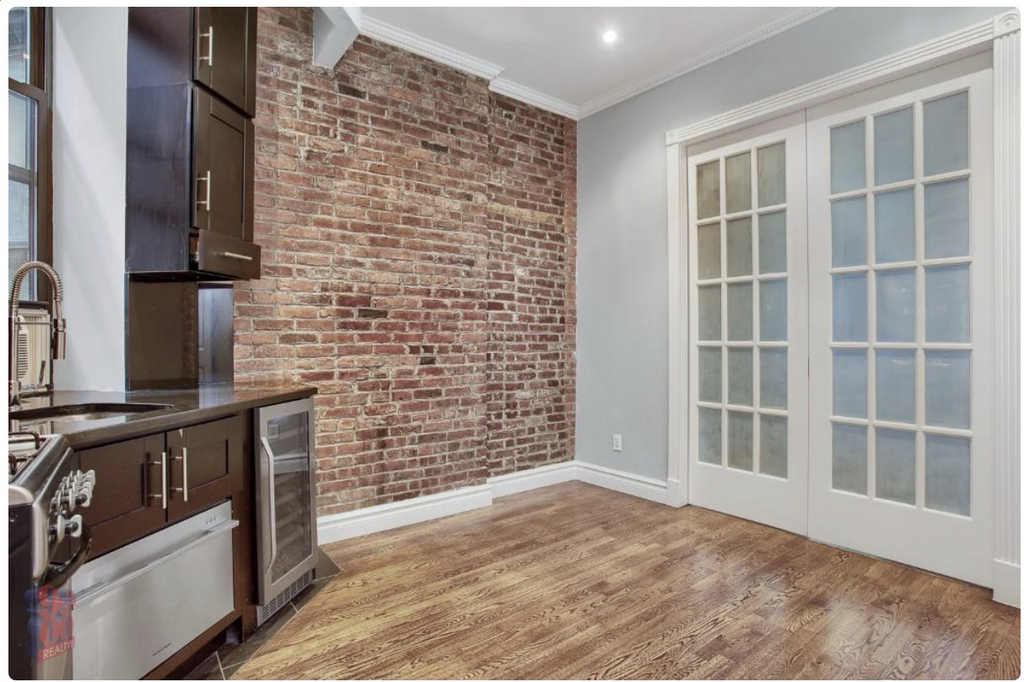 246 Mott Street - Photo 1