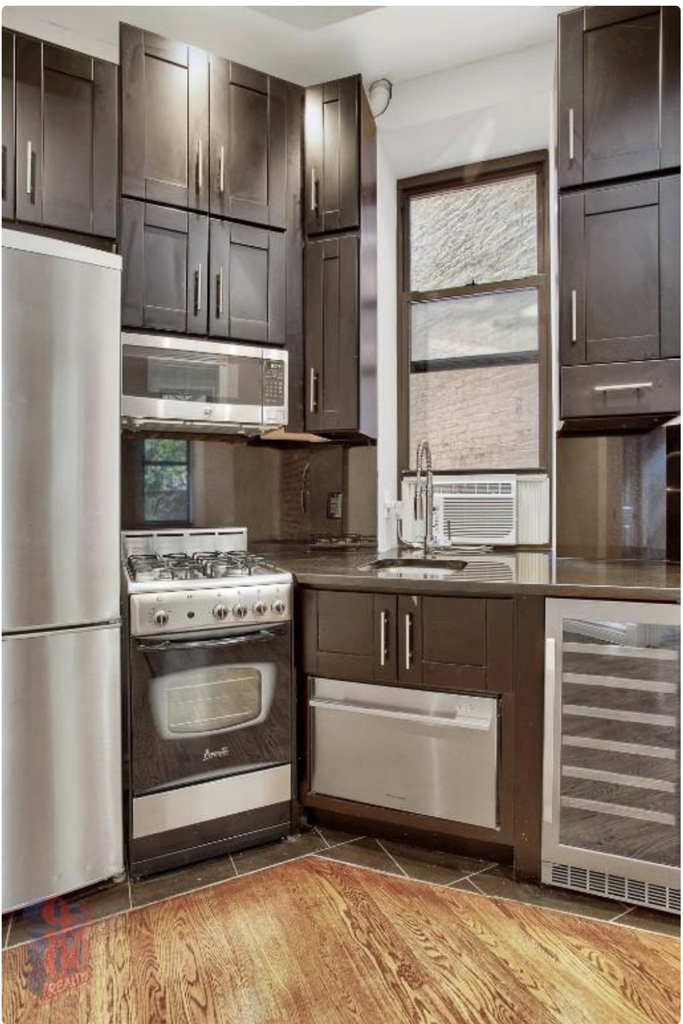 246 Mott Street - Photo 0