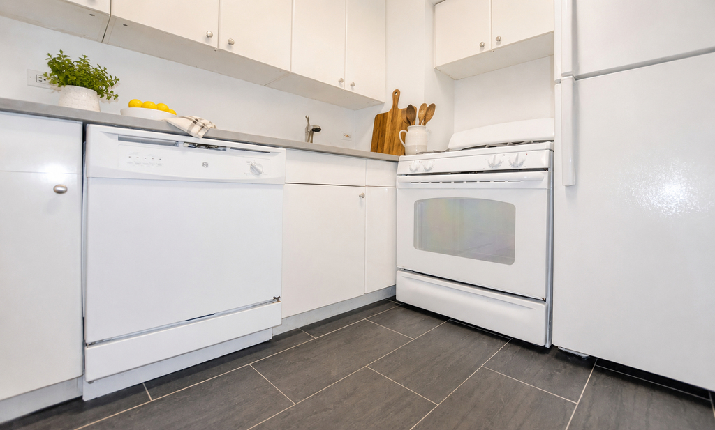 East 46th Street - Photo 2