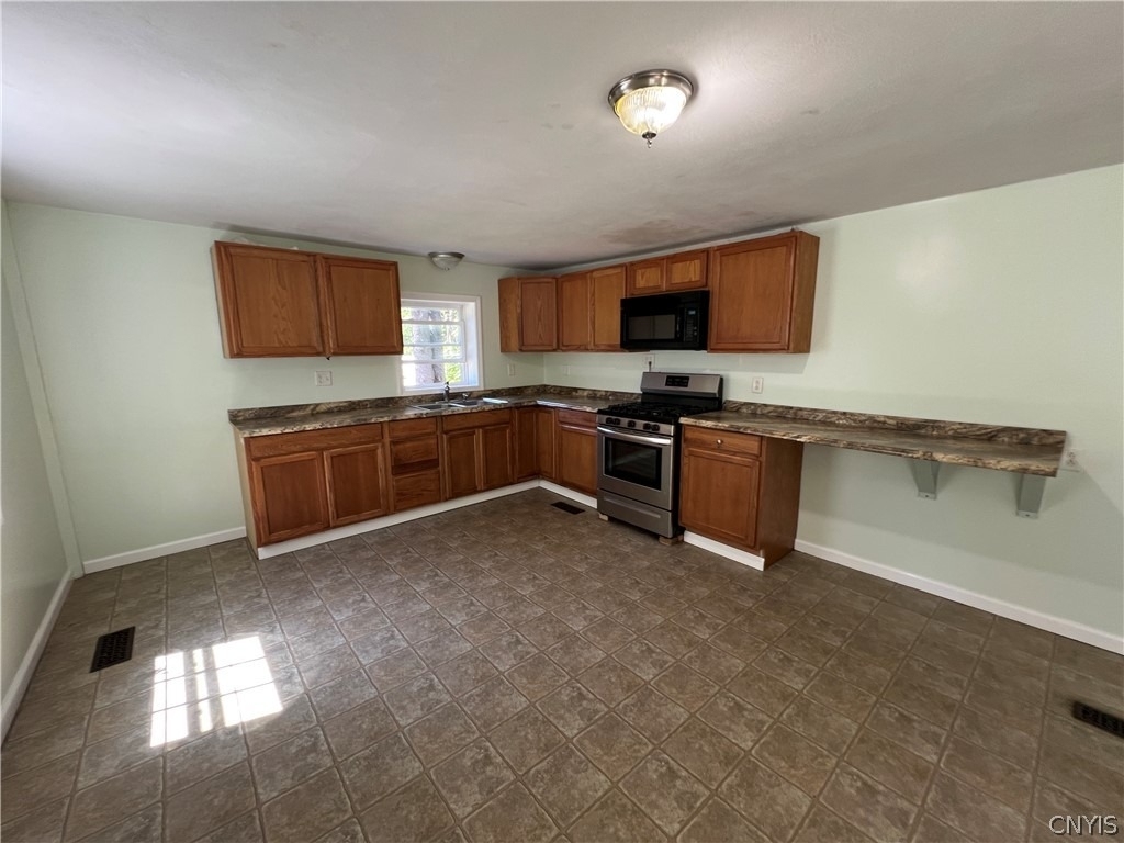 1186 State Route 104b - Photo 1