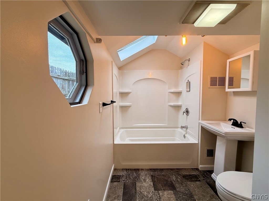 35 1/2 Elm Street - Photo 3