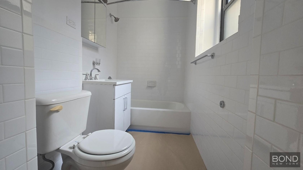 West 55th Street - Photo 8