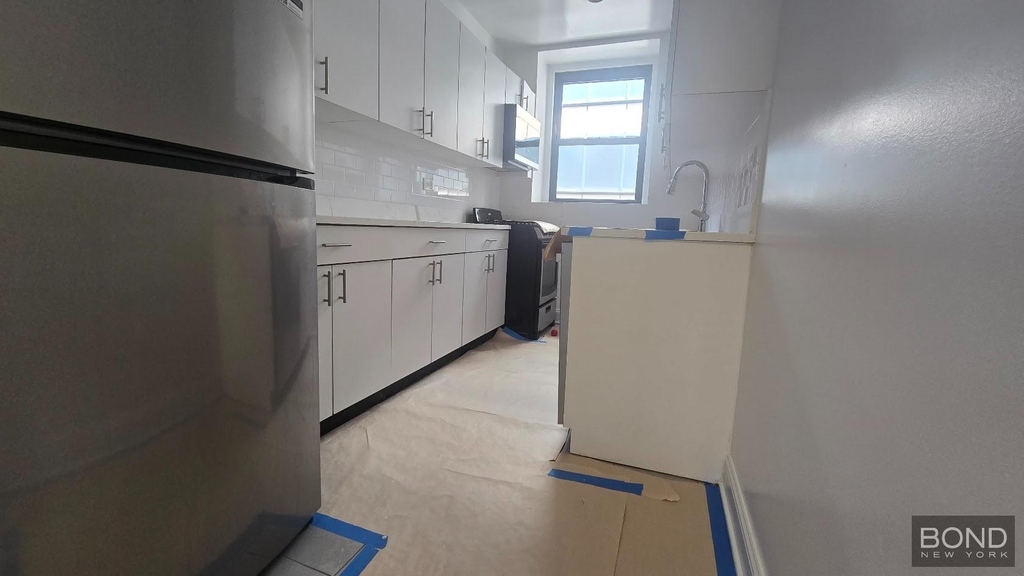 West 55th Street - Photo 6