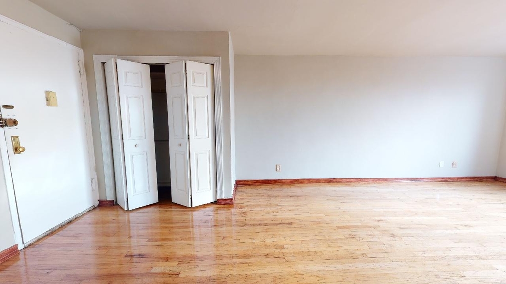 66-15 Thornton Place - Photo 4