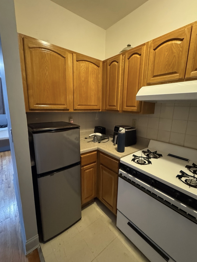901 St Johns Place - Photo 2