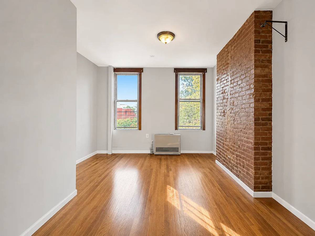 144 Suydam Street - Photo 2