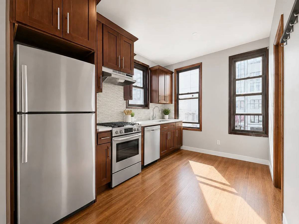 144 Suydam Street - Photo 1
