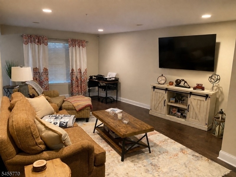264 Riveredge Dr - Photo 1
