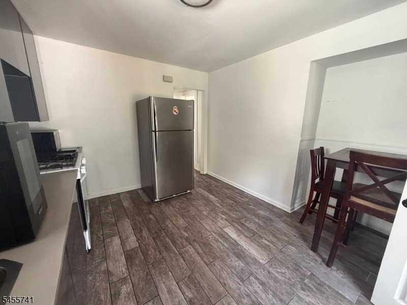 273 Netherwood Ave - Photo 6