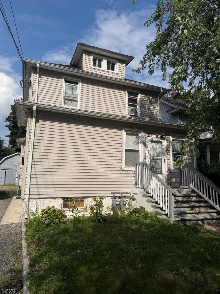 273 Netherwood Ave - Photo 0