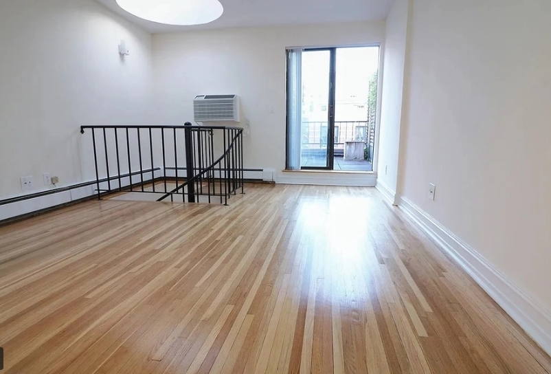 365 West 52nd Street - Photo 2