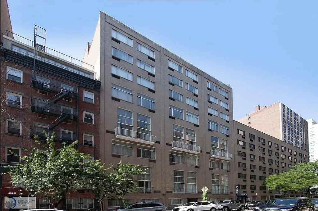 220 East 24th Street #8D - Photo 11