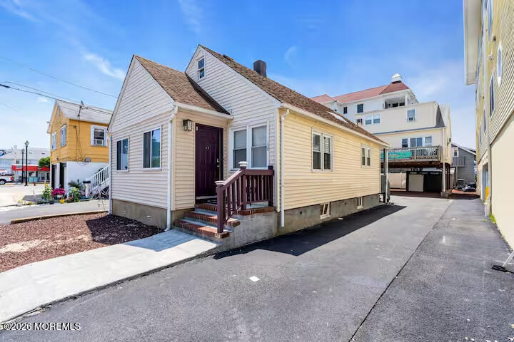 115 Dupont Avenue - Photo 0