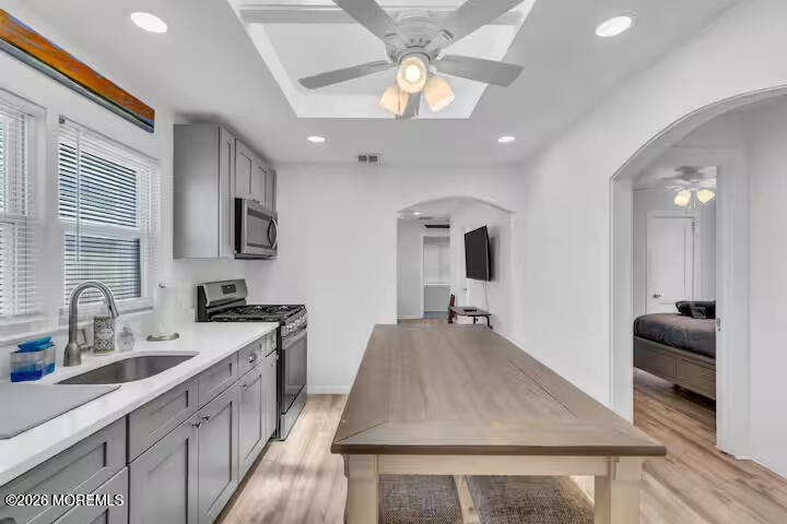 115 Dupont Avenue - Photo 3