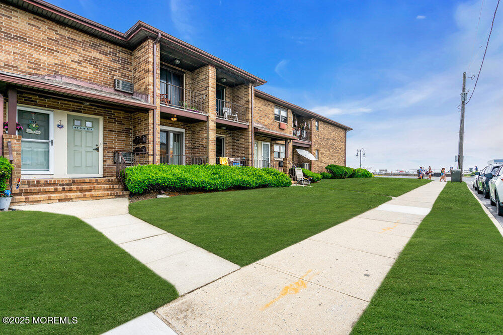 1501 Ocean Avenue N - Photo 2