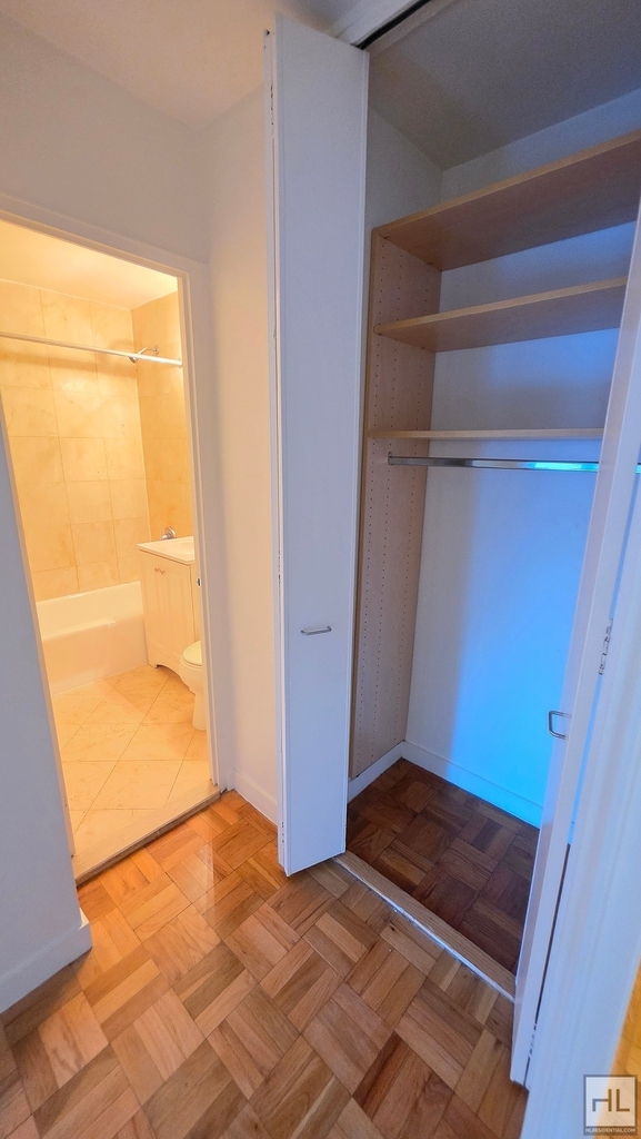 East 49 Street - Photo 5