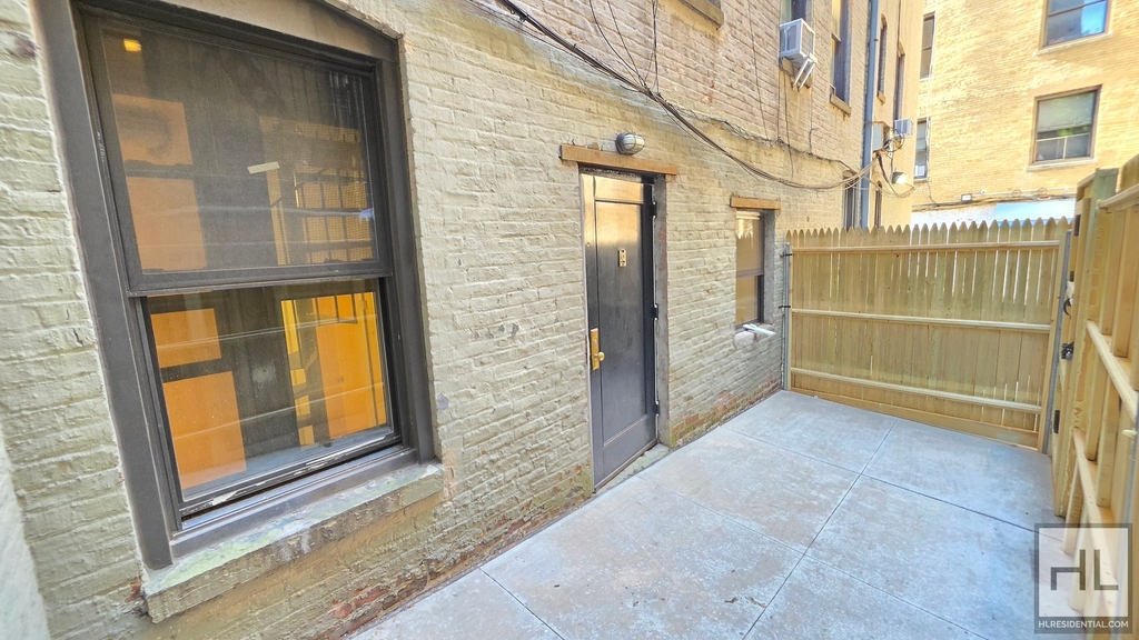 West 11th Street - Photo 11