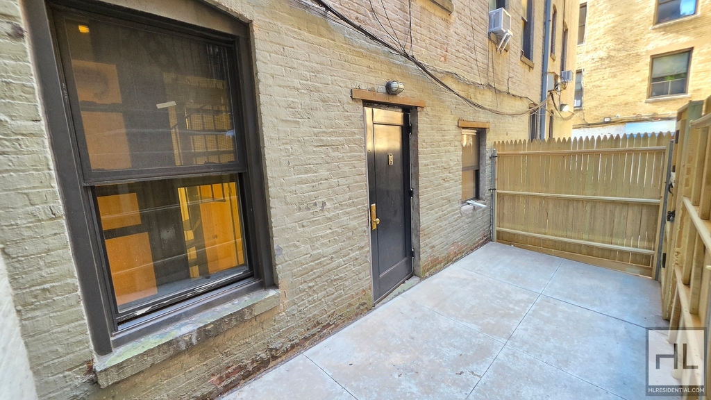 West 11th Street - Photo 0