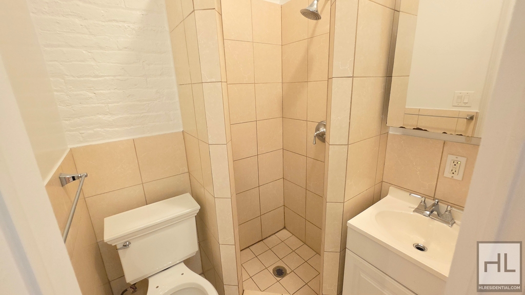 West 11th Street - Photo 10