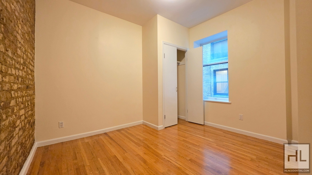 West 11th Street - Photo 3