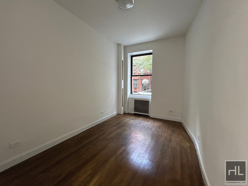 East 89 - Photo 3