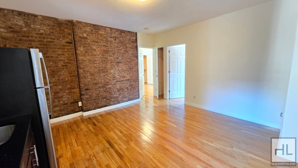 West 11th Street - Photo 2