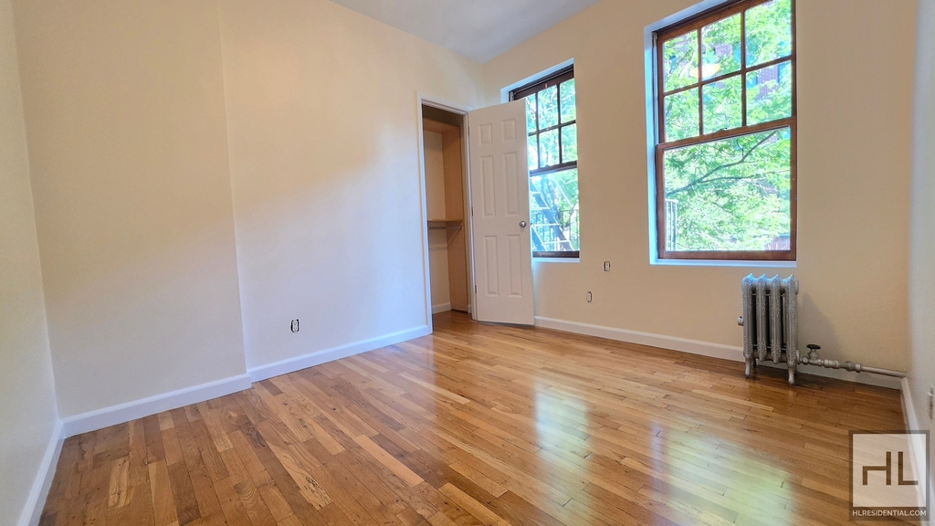 West 11th Street - Photo 3