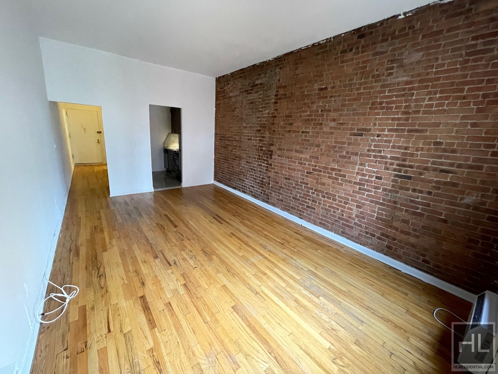 East 80th Street - Photo 1