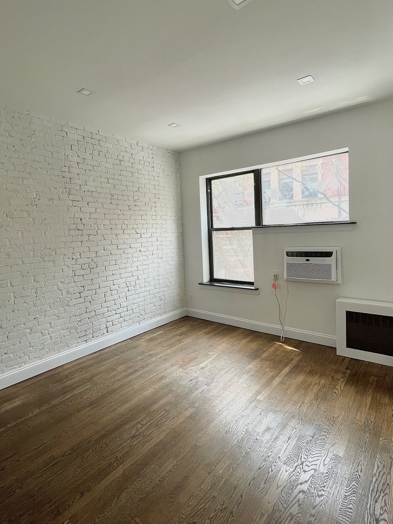 East 80th Street - Photo 0