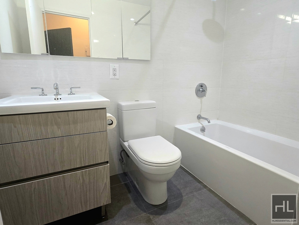 East 80th Street - Photo 3
