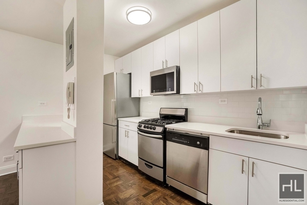 Beekman Place - Photo 3