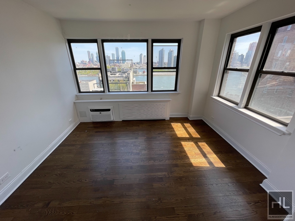 Beekman Place - Photo 1