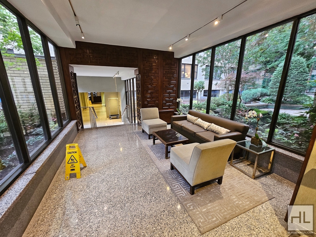 East 49 Street - Photo 9