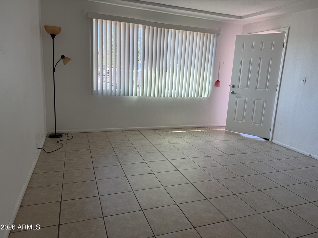 200 W Hill Drive - Photo 1