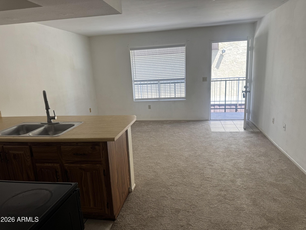 461 W Holmes Avenue - Photo 2