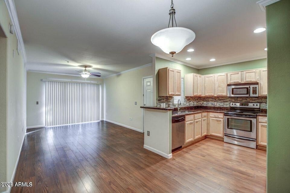 1295 N Ash Street - Photo 2