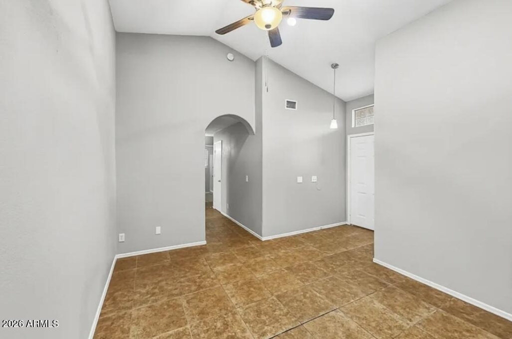 2110 N Ithica Street - Photo 2