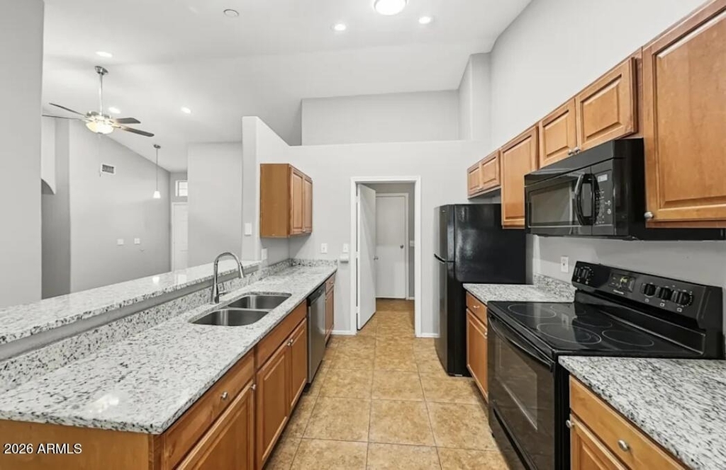 2110 N Ithica Street - Photo 3