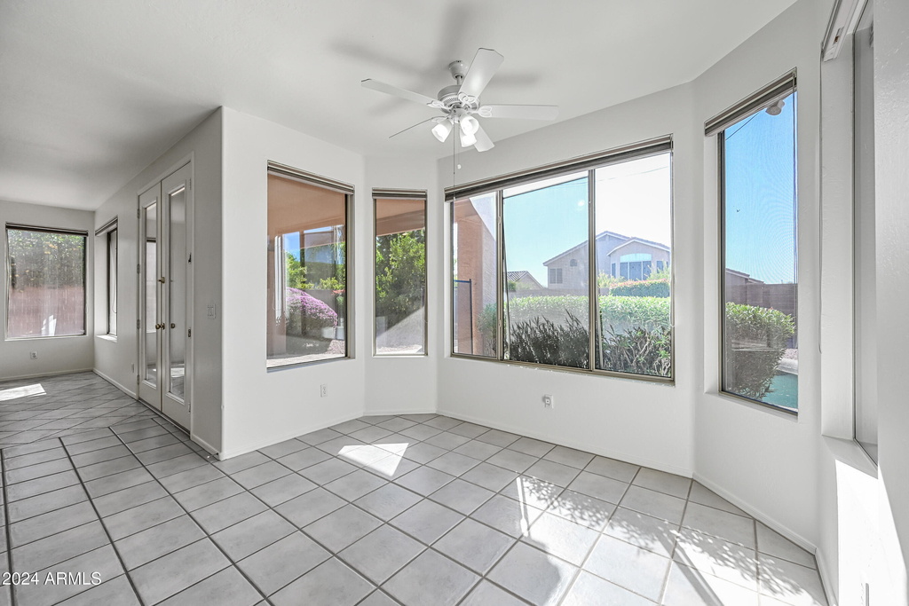 4633 E Robin Lane - Photo 13