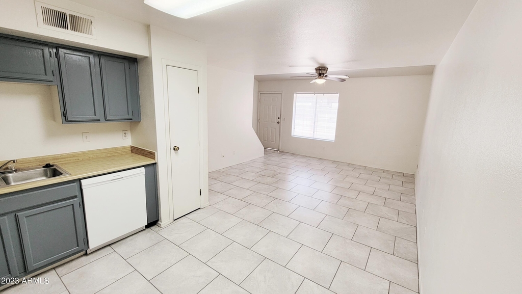 6155 E Greenway Street - Photo 12