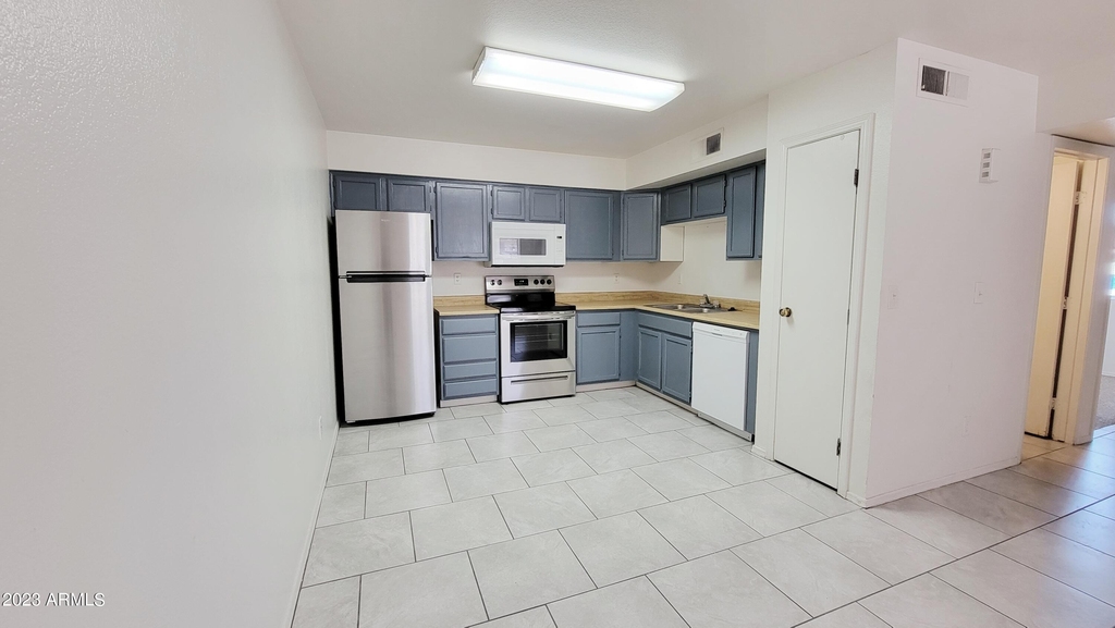 6155 E Greenway Street - Photo 10