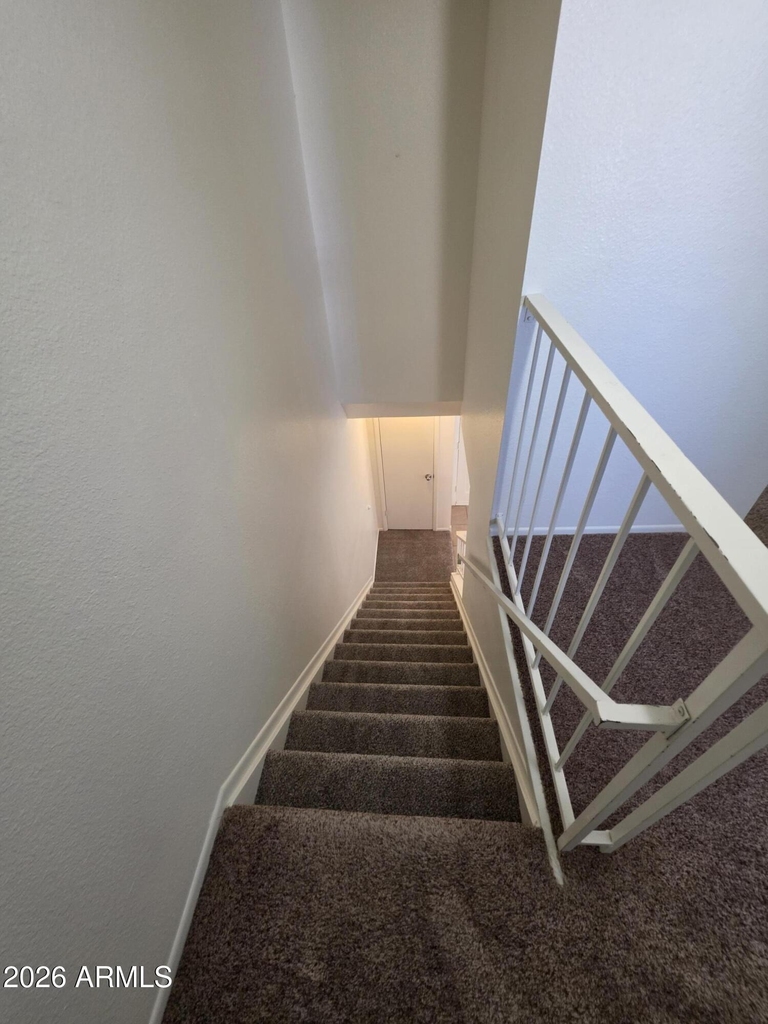 731 E Vaughn Drive - Photo 18