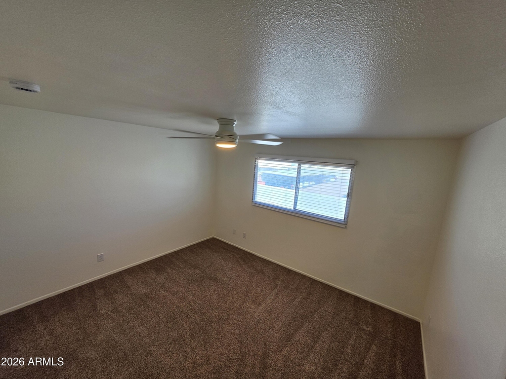 731 E Vaughn Drive - Photo 17